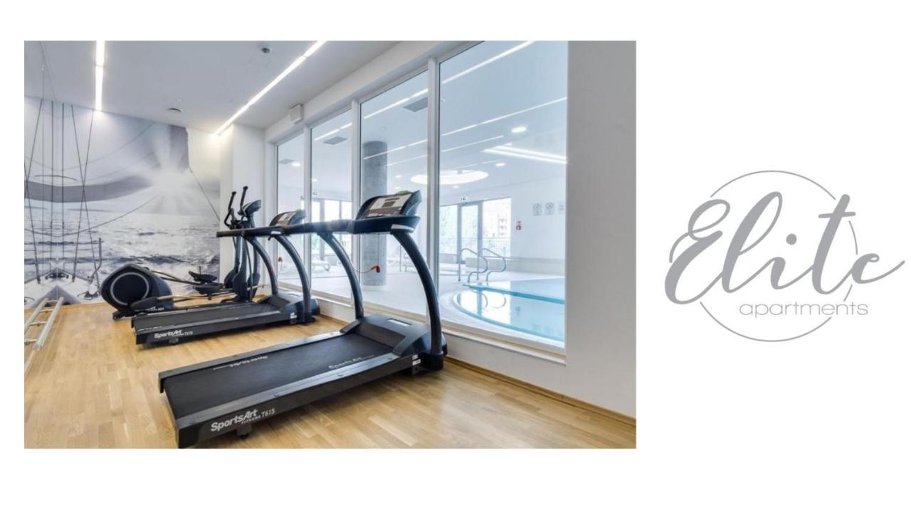 Elite Waterlane Free Swimming Pool Access Gdańsk